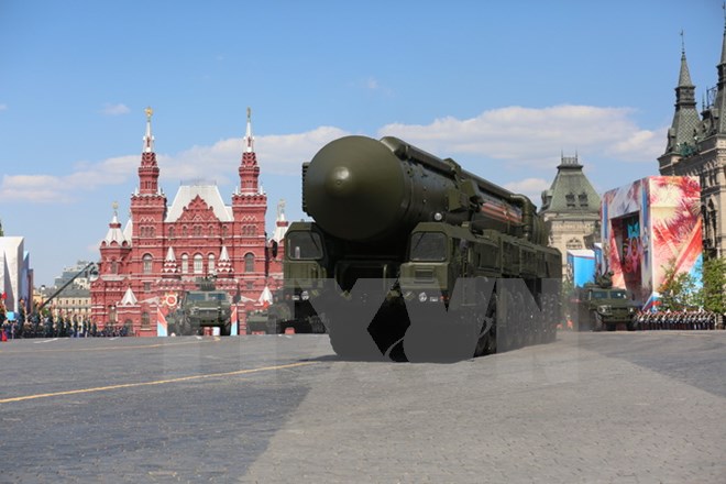Tên lửa xuyên lục địa Yars của Nga tham gia duyệt binh diễu hành mừng Ngày Chiến thắng ở Quảng trường Đỏ tại Moskva, ngày 7/5/2016. (Nguồn: THX/TTXVN)