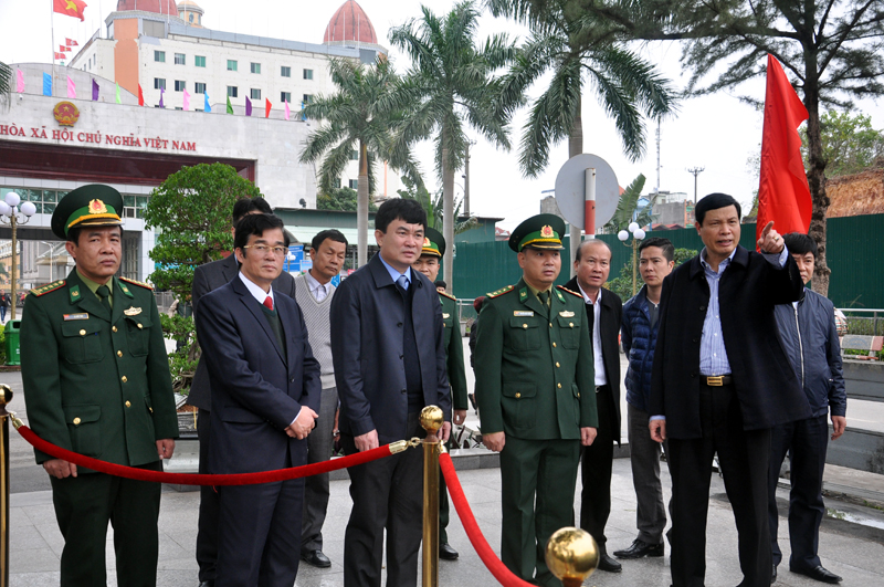 Chủ tịch UBND tỉnh Nguyễn Đức Long kiểm tra tình hình hoạt động của cửa khẩu quốc tế Móng Cái 