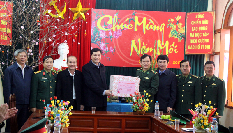 Chủ tịch UBND tỉnh Nguyễn Đức Long thăm chúc tết CBCS Đồn Biên phòng cửa khẩu Cảng Vạn Gia..