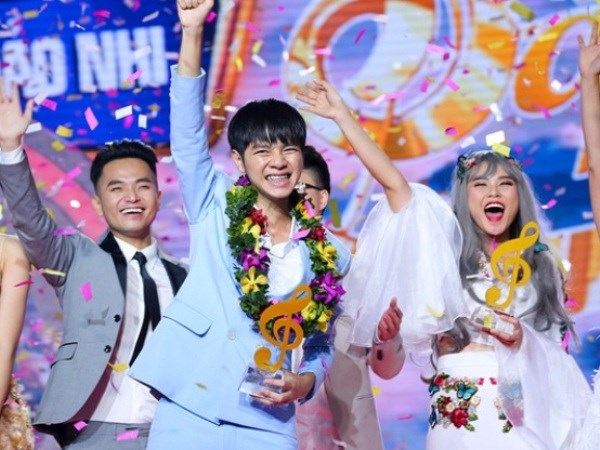 “Sing My Song – Bài hát hay nhất” mùa đầu tiên đã khép lại (tối 22/1) khi tìm ra chủ nhân ngôi vô địch thuộc về Cao Bá Hưng.