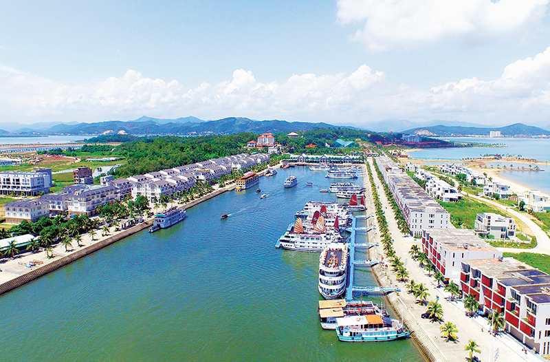 Cảng tàu khách quốc tế Tuần Châu. Ảnh: Phan Hằng