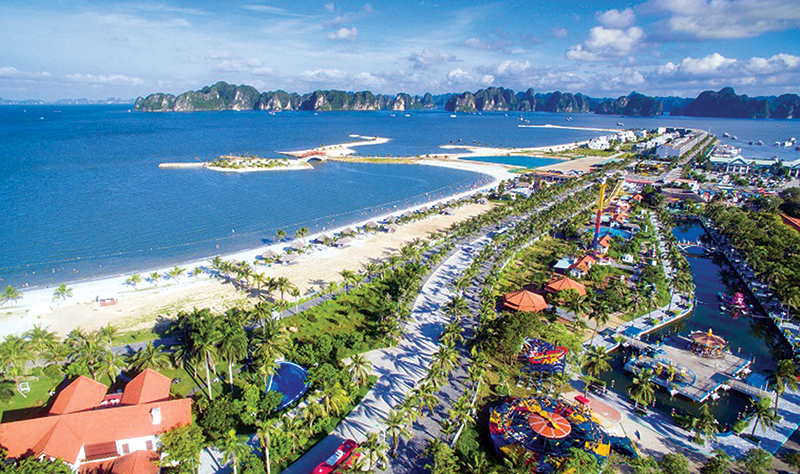 Bãi tắm Tuần Châu được công nhận là bãi tắm nhân tạo dài nhất Việt Nam. Ảnh: Tập đoàn Tuần Châu cung cấp