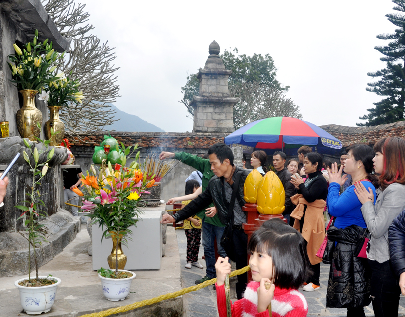 Hòn công đức tại chùa Hoa Yên, Khu di tích - danh thắng Yên Tử (TP Uông Bí).