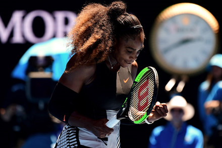 Serena Williams hướng đến trận chung kết nội bộ gia đình sau khi nối bước cô chị Venus vào bán kết. Ảnh: Getty.