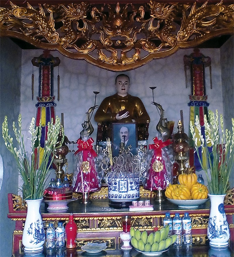 Bạch Thái Bưởi được thờ tại đền thờ trong khuôn viên Công ty Công nghiệp hoá chất mỏ (TP Uông Bí). Ảnh: Lê Minh Quang (Phòng VHTT Uông Bí)
