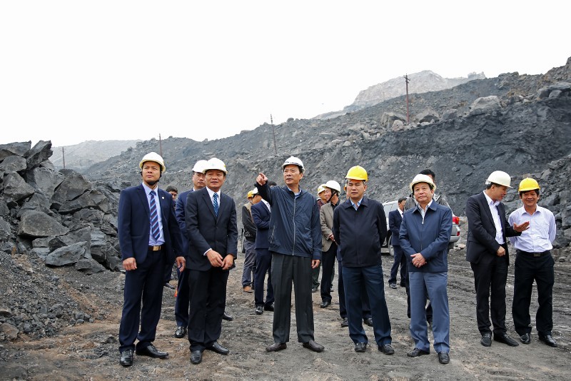 Đồng chí Bí thư Tỉnh ủy yêu cầu Tập đoàn Than cùng các mỏ tập trung hoạt động sản xuất ngay sau kỳ nghỉ Tết.
