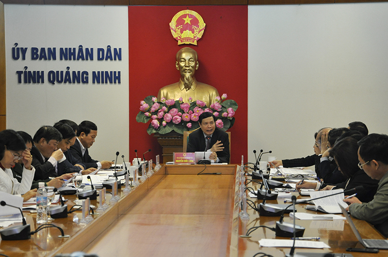 Chủ tịch UBND tỉnh Nguyễn Đức Long chỉ đạo tại cuộc giao ban.
