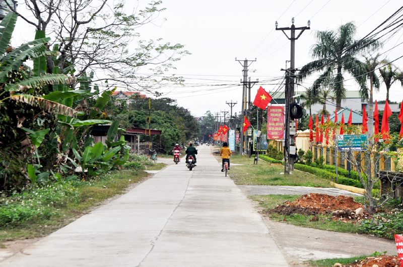 100% đường trục xã, liên xã của Quảng Thành (huyện Hải Hà) đã được bê tông, thảm nhựa.