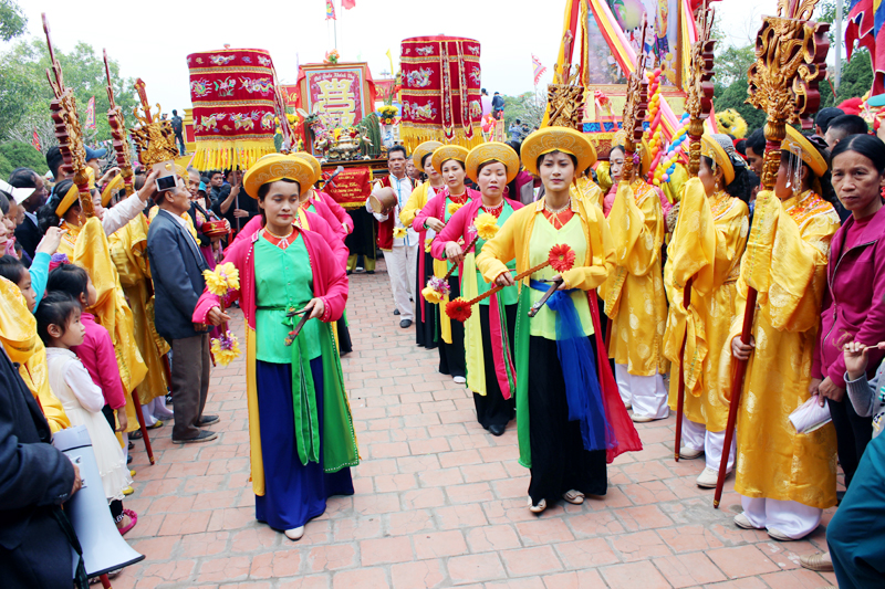 Quản lý lễ hội Quảng Ninh được tổ chức có trật tự, an toàn với hàng ngàn du khách cùng thiện nguyện viên tham gia. Khám phá những hình ảnh đẹp và tận hưởng không khí lễ hội tại Quảng Ninh tại đây.