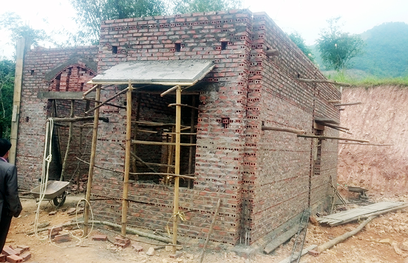 Ngôi nhà của gia đình ông Đặng Văn Coóng (thôn Cái Gian, xã Nam Sơn, huyện Ba Chẽ) đang được hoàn thiện, từ chương trình hỗ trợ hộ nghèo về nhà ở theo Quyết định 167/2008/QĐ-TTg giai đoạn 2.