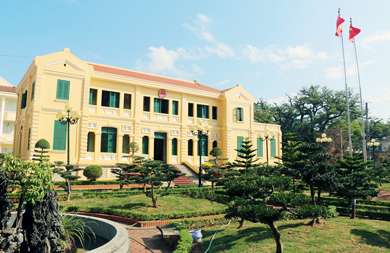 Trụ sở làm việc của UBND TX Quảng Yên - công trình kiến trúc Pháp tiêu biểu được bảo tồn rất tốt.