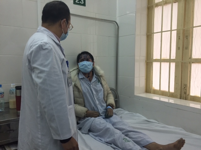 Thai phụ Nguyễn Thị H. đang được điều trị tại Khoa Truyền nhiễm, Bệnh viện Bạch Mai.