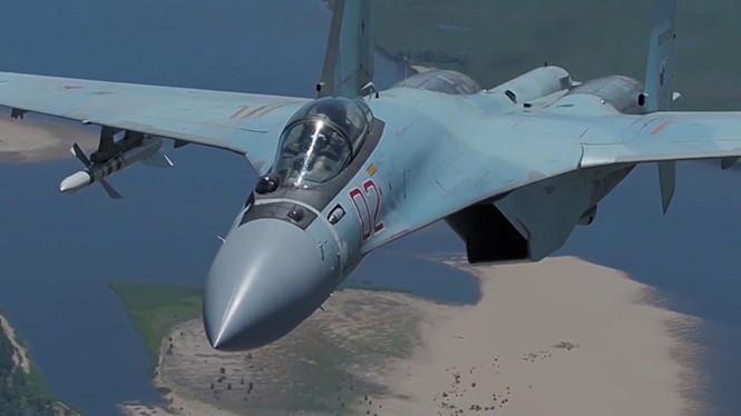Tiêm kích Su-35 trong clip giới thiệu của Bộ Quốc phòng Nga
