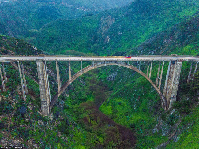 Cây cầu Bixby Creek ở bang California là một thách thức với các tài xế.