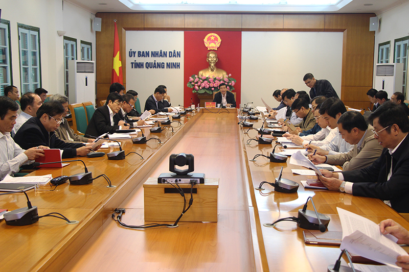 Đồng chí Nguyễn Đức Long, Phó Bí thư Tỉnh ủy, Chủ tịch UBND tỉnh đã chủ trì cuộc họp