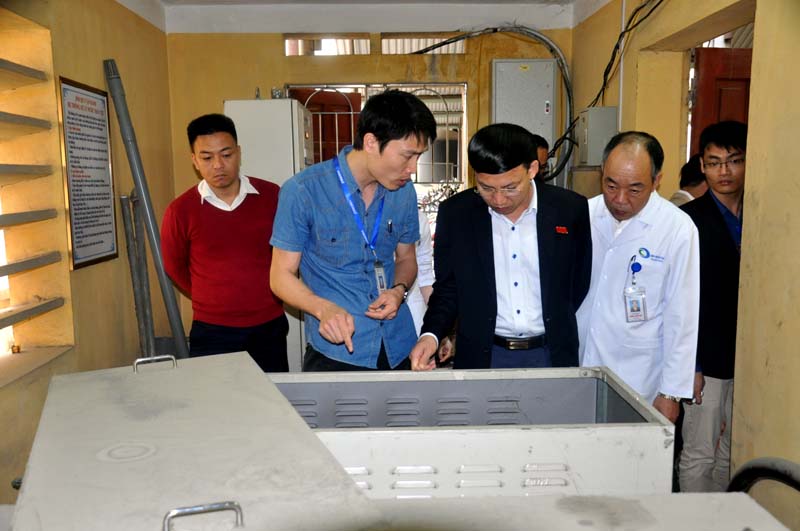 Đoàn giám sát khảo sát khu vực xử lý nước thải y tế tại Bệnh viện Bãi Cháy