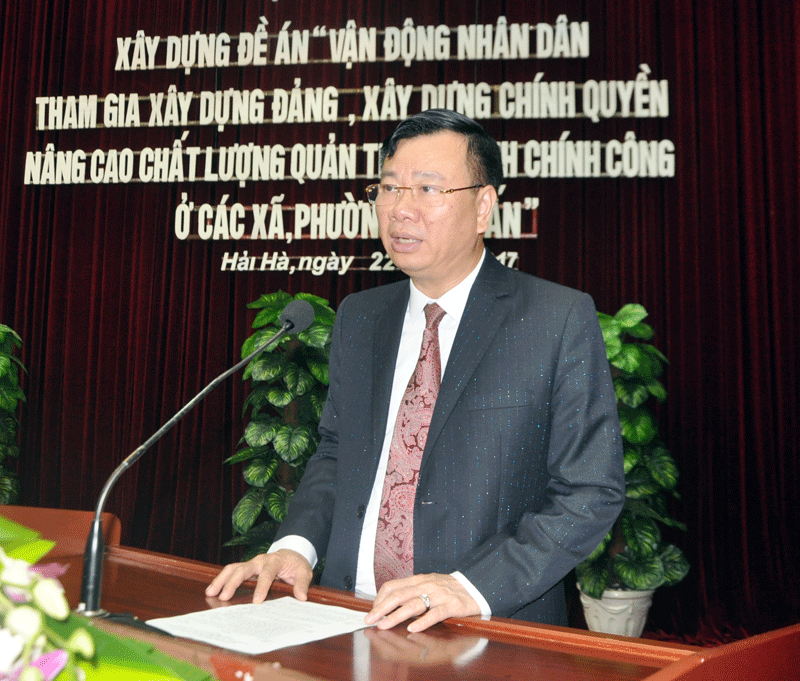 Đồng chí Nguyễn Văn Hưởng, Ủy viên Ban Thường vụ, Trưởng Ban Dân vận Tỉnh ủy phát biểu tại hội thảo