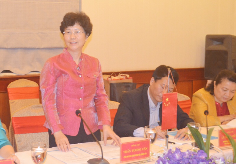 Đồng chí Trần Tưởng Văn, Phó Chủ tịch Tổng Công hội Khu tự trị dân tộc Choang tỉnh Quảng Tây (Trung Quốc) phát biểu tại buổi tiếp.