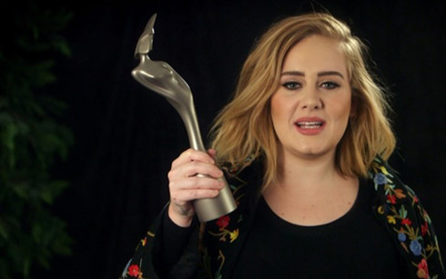 Adele nhận giải thưởng Biểu tượng thành công trên toàn cầu.