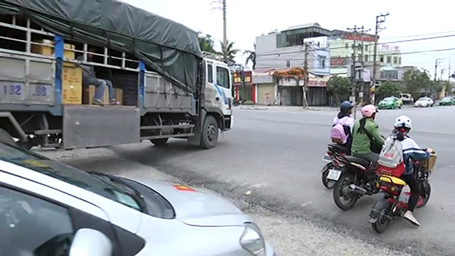 Nguy hiểm tại những ngã tư giao cắt giữa QL18A và đường nội thị TP.Cẩm Phả