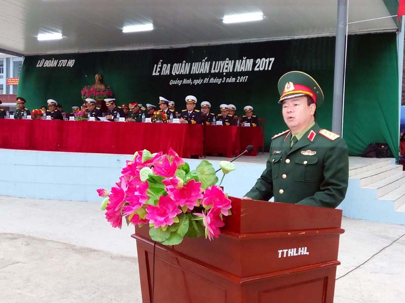 Thượng tướng Phạm Ngọc Minh, Phó Tổng Tham mưu trưởng Quân đội Nhân dân Việt Nam phát biểu chỉ đạo tại lễ ra quân