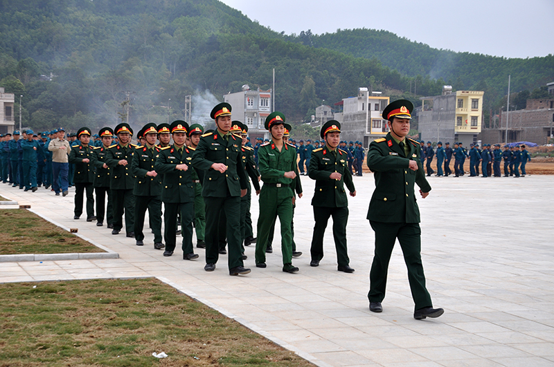 Cán bộ, chiến sĩ Ban CHQS huyện Bình Liêu tích cực luyện tập sẵn sàng chiến đấu.