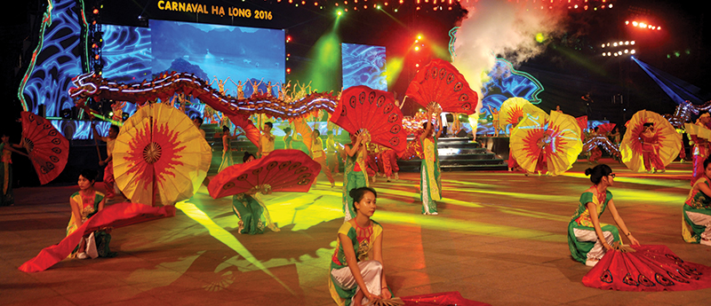Một tiết mục biểu diễn trong Carnaval Hạ Long 2016.