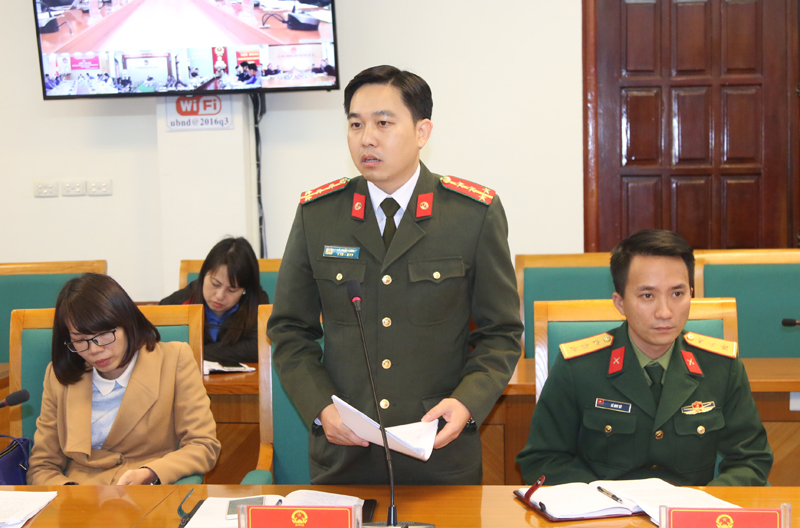 Đồng chí Lý Thái Ninh, Bí thư Đoàn TN Công an tỉnh phát biểu tại hội nghị.