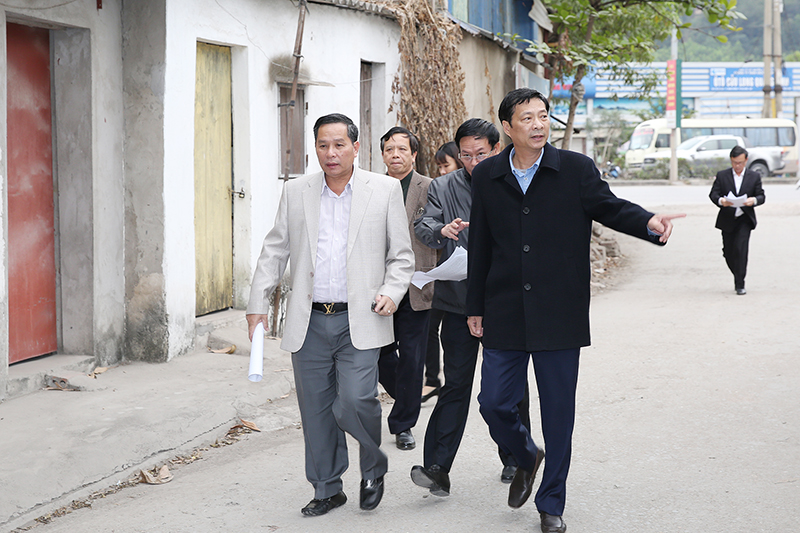 Đồng chí Nguyễn Văn Đọc, Bí thư Tỉnh ủy, Chủ tịch kiểm tri vị trí quy hoạch xây dựng Bến xe khách Kênh Đồng.