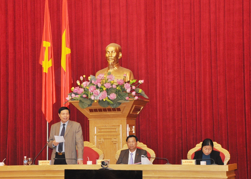 Đồng chí Nguyễn Đức Long, Chủ tịch UBND tỉnh yêu cầu TP Cẩm Phả tập trung thực hiện tốt chủ đề năm 2017.