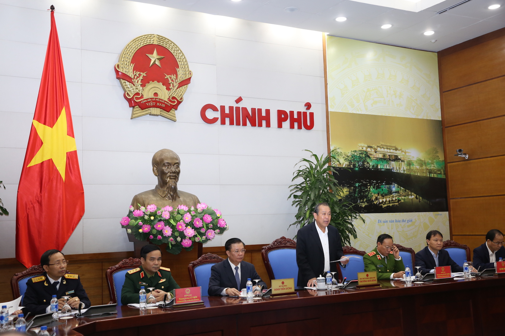 Phó Thủ tướng Thường trực Trương Hòa Bình chỉ đạo tại hội nghị. Ảnh: VGP/Lê Sơn