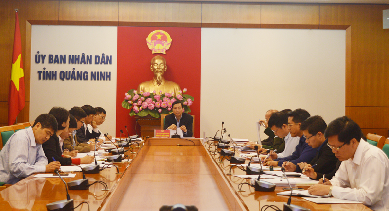 Đồng chí Nguyễn Đức Long, Chủ tịch UBND tỉnh, Chủ tịch Hội đồng Thi đua - Khen thưởng tỉnh phát biểu kết luận cuộc hop.