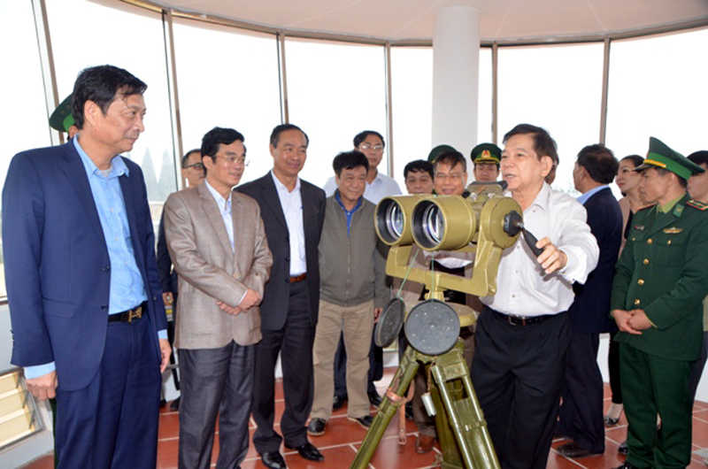 Nguyên Chủ tịch nước Nguyễn Minh Triết thăm Trạm biên phòng Sa Vỹ (Đồn Biên phòng Trà Cổ).