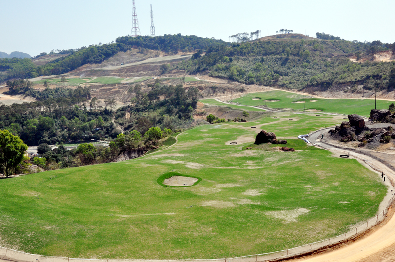 Giai đoạn 1 sân golf Ngôi sao Hạ Long trong quần thể du lịch nghỉ dưỡng FLC Hạ Long dự kiến đưa vào hoạt động dịp 30-4.