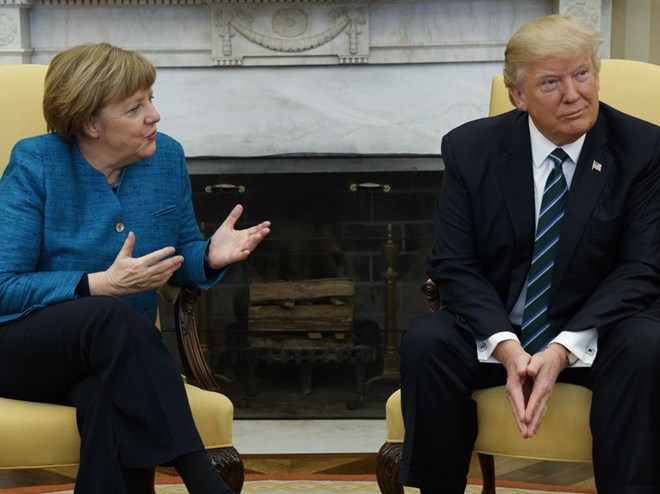 Tân Tổng thống Mỹ Donald Trump và Thủ tướng Đức Angela Merkel tại cuộc hội đàm. (Nguồn: AP)