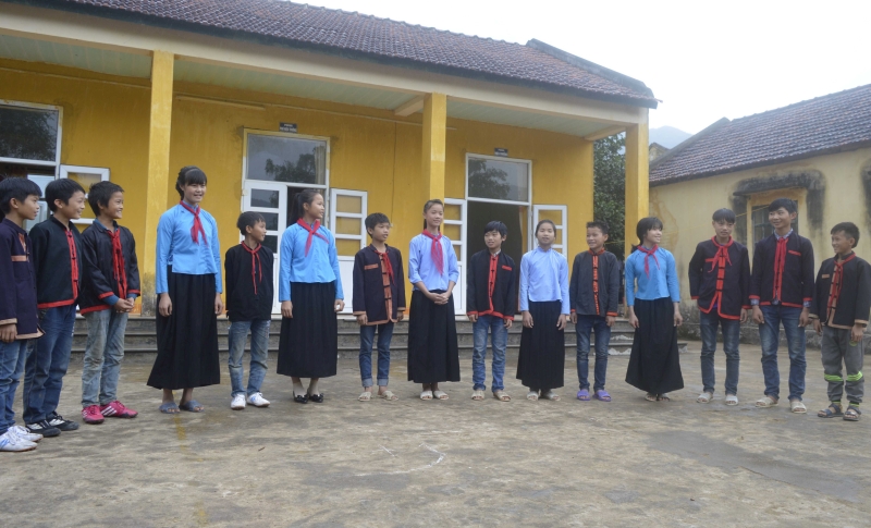 Học sinh Trường TH&THCS xã Đại Thành trong một buổi học hát Soóng cọ.