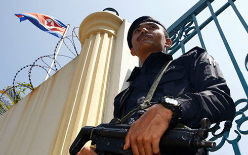 Malaysia cho rằng 3 người Triều Tiên có liên quan đến vụ sát hại người được cho là ông Kim Jong-nam đang trú bên trong đại sứ quán Triều Tiên tại Kuala Lumpur. Ảnh: Reuters.