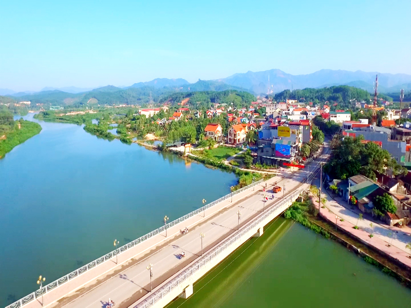 Một góc thị trấn Trới, huyện Hoành Bồ hôm nay. 