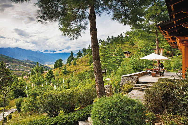 Đến Bhutan, du khách không chỉ mãn nhãn với phong cảnh tuyệt đẹp mà còn tiếp xúc nền văn hóa nửa hiện đại, nửa cổ kính.
