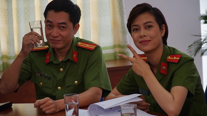 Top 10 Hoa hậu Việt Nam Mỹ Hạnh trong một cảnh quay với diễn viên Khương Thịnh. Ảnh: Mai Thi.