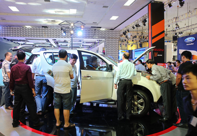 Tâm lý đám đông góp phần chi phối thị trường ô tô ViệtTâm lý đám đông góp phần chi phối thị trường ô tô Việt
