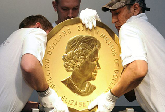Đồng tiền vàng nguyên chất nặng 100 kg.
