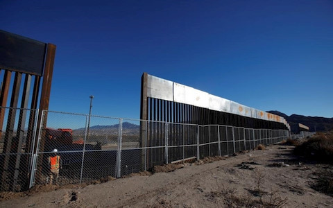 Kế hoạch xây bức tường biên giới với Mexico của ông Trump vấp phải sự phản đối của ngay cả một số nghị sỹ đảng Cộng hòa. (Ảnh: Reuters)