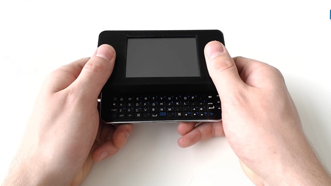  Diện mạo của thiết bị cầm tay Raspberry Pi Zero.