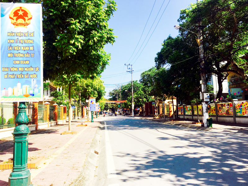 Đường phố TX Quảng Yên được nâng cấp khang trang, sạch đẹp. 