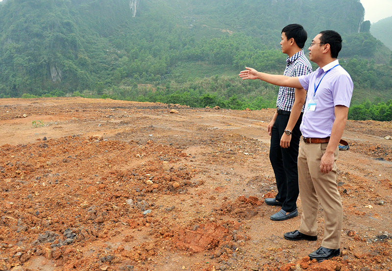 Bãi rác thuộc khu 7, phường Quang Hanh, TP Cẩm Phả đã được san nền, phủ đất toàn bộ bề mặt nên đã giảm thiểu đáng kể tình trạng ô nhiễm môi trường trong khu vực.