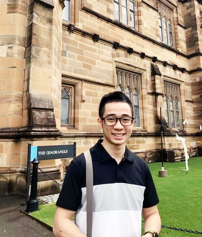 Nụ cười rạng rỡ và đầy nghị lực của chàng sinh viên Đại học Sydney (Úc) Nguyễn Ngọc Minh, người đã chiến thắng căn bệnh ung thư quái ác.