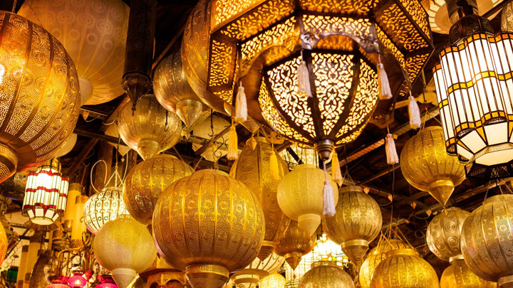   Nhiệt độ hiện tại ở thành phố Marrakech, Morocco là khoảng 30ºC, cực kỳ thuận lợi cho các hoạt động du lịch trải nghiệm. Bạn có thể ghé thăm Nhà thờ Hồi giáo Koutoubia rộng lớn, hoặc tham quan khu chợ Bab Doukkala nhộn nhịp.