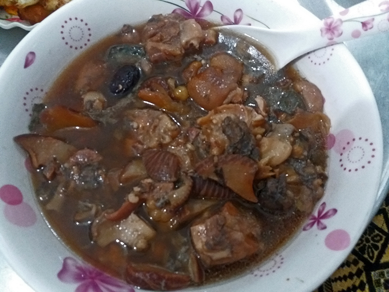 Ốc côn hầm chân giò rất ngon và bổ dưỡng.