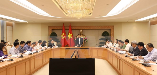Phó Thủ tướng Vương Đình Huệ chủ trì cuộc họp. (Ảnh: Phương Hoa/TTXVN)